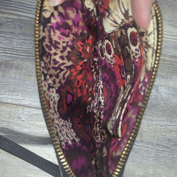 Vera Bradley Quilted Sophie Wristlet Genuine Leather Black W/ Floral Lining - Picture 7 of 12